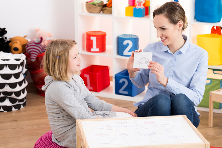 Girl visiting speech therapist